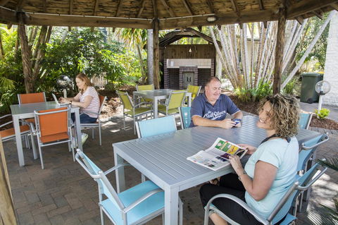 The Beach Motel Hervey Bay - Hotel Accommodation 11