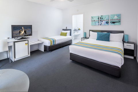 The Beach Motel Hervey Bay - Hotel Accommodation 2