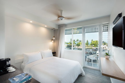 Heart Hotel And Gallery Whitsundays - Hotel Accommodation 5