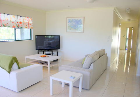 Magnetic Sunsets Resort - Hotel Accommodation 2
