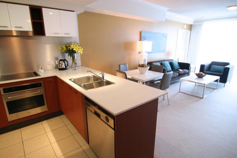 Mantra Towers Of Chevron - Hotel Accommodation 13