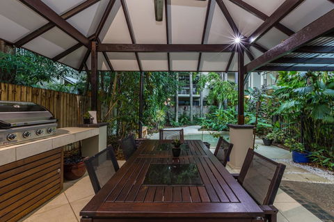 Sea Point On Trinity Beach - Hotel Accommodation 22