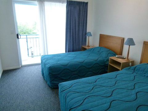 Madison Ocean Breeze Apartments - Hotel Accommodation 30