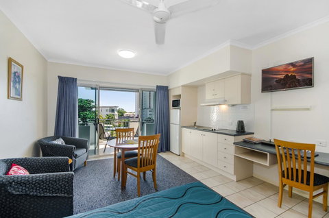 Madison Ocean Breeze Apartments - Hotel Accommodation 11