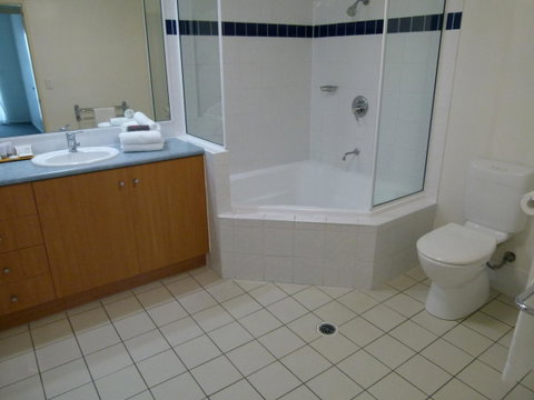 Madison Ocean Breeze Apartments - Hotel Accommodation 33