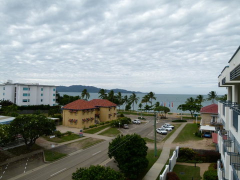Madison Ocean Breeze Apartments - Hotel Accommodation 39