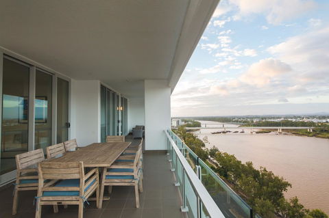 Empire Apartment Hotel Rockhampton - Hotel Accommodation 1