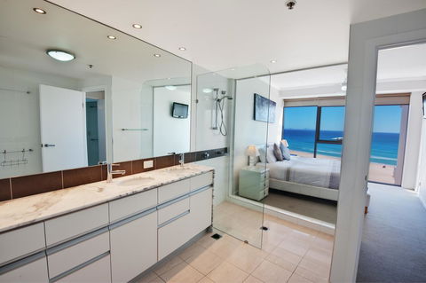 Reflections Tower Two - Hotel Accommodation 23