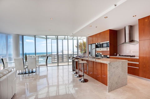 Reflections Tower Two - Hotel Accommodation 27