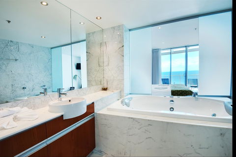 Reflections Tower Two - Hotel Accommodation 2