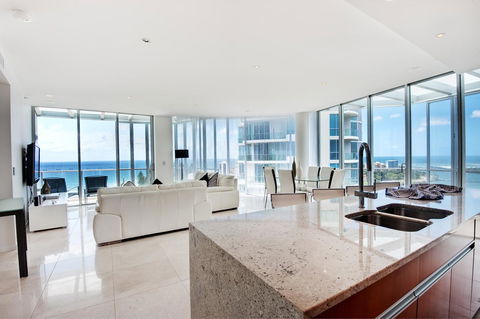 Reflections Tower Two - Hotel Accommodation 29