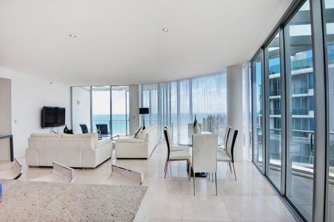 Reflections Tower Two - Hotel Accommodation 28