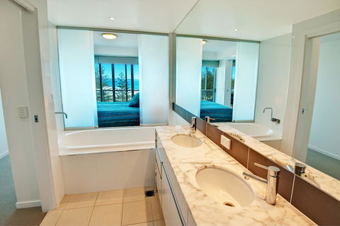 Reflections Tower Two - Hotel Accommodation 14