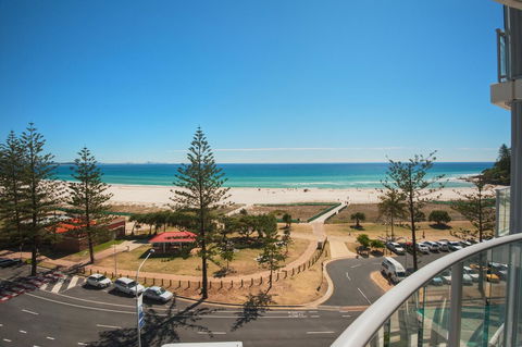 Reflections Tower Two - Hotel Accommodation 6