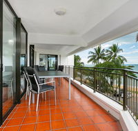 Roydon Beachfront Apartments