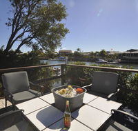 Bribie Island Canal Holiday Destination - Hotel Accommodation