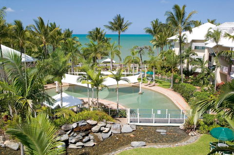 Coral Sands Beachfront Resort - Hotel Accommodation 0