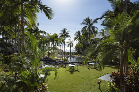 Coral Sands Beachfront Resort - Hotel Accommodation 21