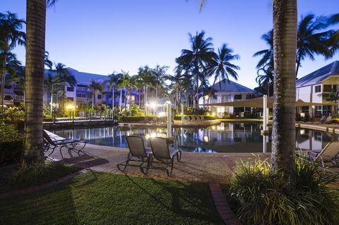 Coral Sands Beachfront Resort - Hotel Accommodation 23