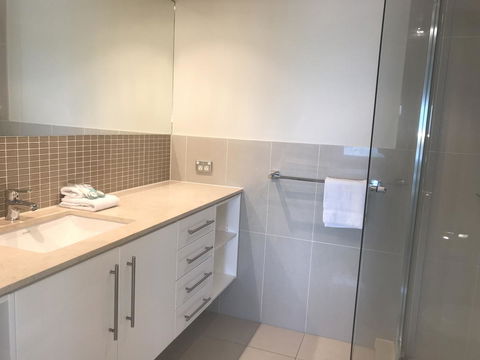 Proximity Waterfront Apartments - Hotel Accommodation 11