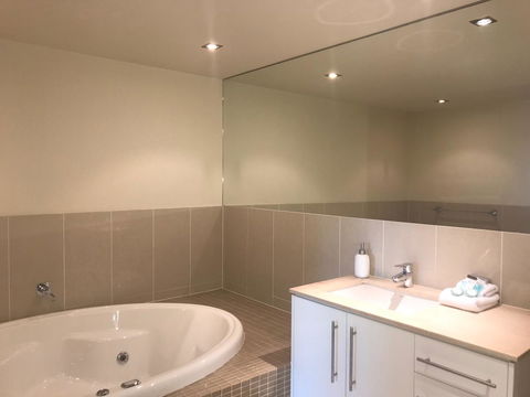 Proximity Waterfront Apartments - Hotel Accommodation 12