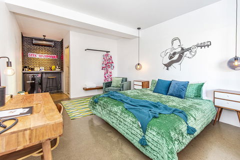 The Pink Hotel Coolangatta - Hotel Accommodation 27