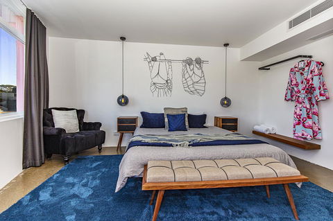 The Pink Hotel Coolangatta - Hotel Accommodation 10