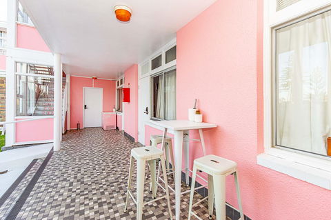 The Pink Hotel Coolangatta - Hotel Accommodation 3