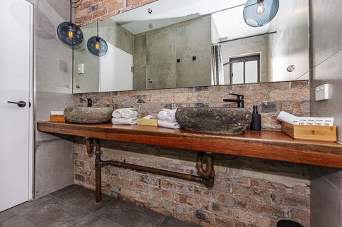 The Pink Hotel Coolangatta - Hotel Accommodation 9