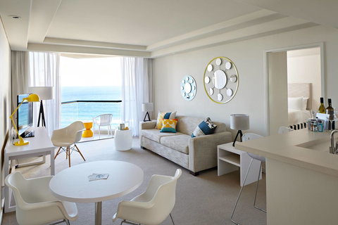 QT Gold Coast - Hotel Accommodation 7