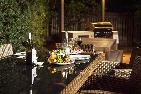 At The Sound Noosa Motel - Hotel Accommodation 9