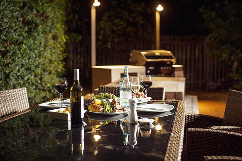 At The Sound Noosa Motel - Hotel Accommodation 4