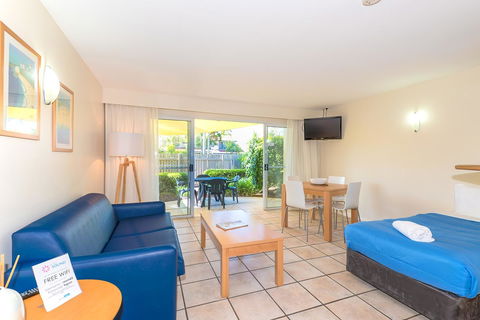 At The Sound Noosa Motel - Hotel Accommodation 37