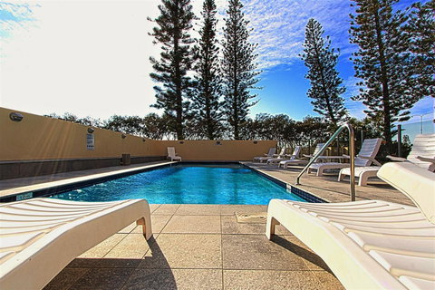 Seacrest Beachfront Apartments Surfers Paradise - Hotel Accommodation 5