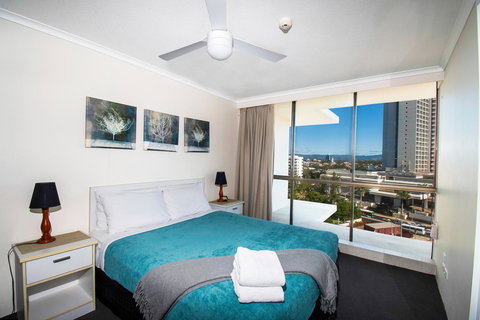 Seacrest Beachfront Apartments Surfers Paradise - Hotel Accommodation 27