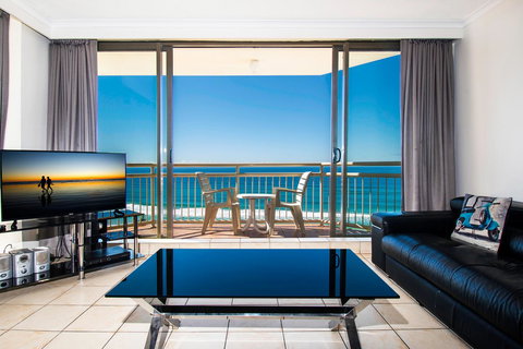 Seacrest Beachfront Apartments Surfers Paradise - Hotel Accommodation 13