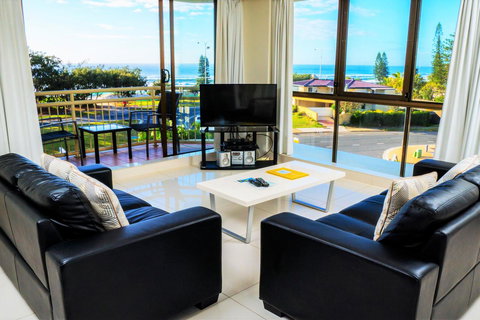 Seacrest Beachfront Apartments Surfers Paradise - Hotel Accommodation 35