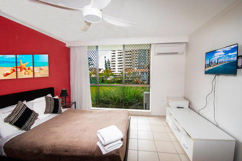 Seacrest Beachfront Apartments Surfers Paradise - Hotel Accommodation 8