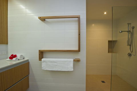 Maggies Beachfront Apartment 2 - Hotel Accommodation 4