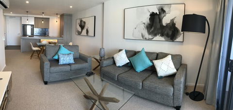 Qube Broadbeach Ocean View Apartments - Hotel Accommodation 18