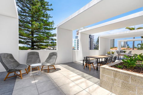 Qube Broadbeach Ocean View Apartments - Hotel Accommodation 4
