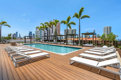 Qube Broadbeach Ocean View Apartments - Hotel Accommodation 16