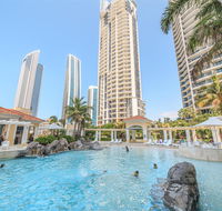Towers of Chevron - Private Apartment - Hotel Accommodation