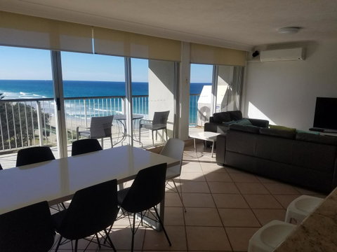 Golden Sands On The Beach - Absolute Beachfront Apartments - Hotel Accommodation 35