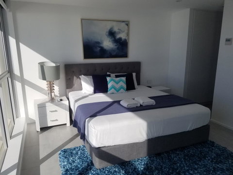 Golden Sands On The Beach - Absolute Beachfront Apartments - Hotel Accommodation 11