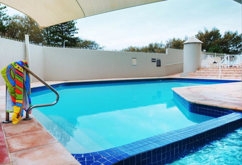 Golden Sands On The Beach - Absolute Beachfront Apartments - Hotel Accommodation 14