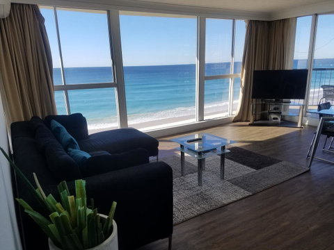 Golden Sands On The Beach - Absolute Beachfront Apartments - Hotel Accommodation 40