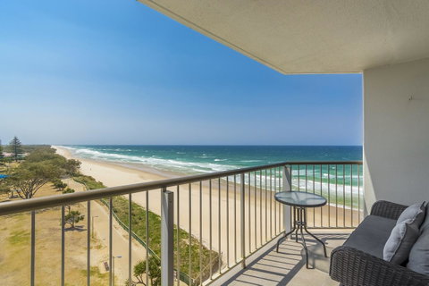 Golden Sands On The Beach - Absolute Beachfront Apartments - Hotel Accommodation 7