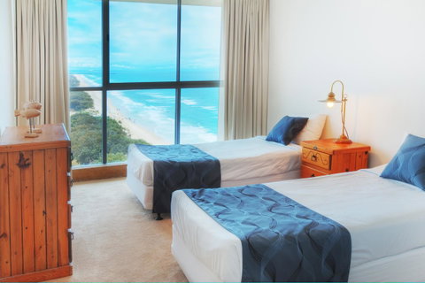 Golden Sands On The Beach - Absolute Beachfront Apartments - Hotel Accommodation 18