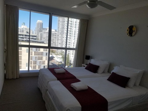 Golden Sands On The Beach - Absolute Beachfront Apartments - Hotel Accommodation 23